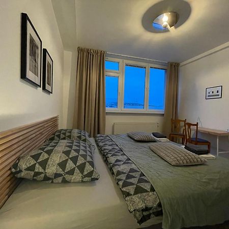 Old Town Apartment Black Братислава Екстер'єр фото